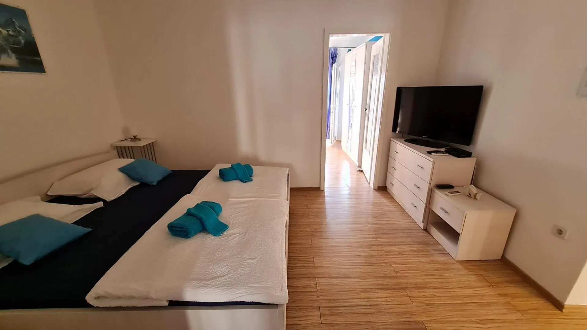 Apartments Kivi Novigrad