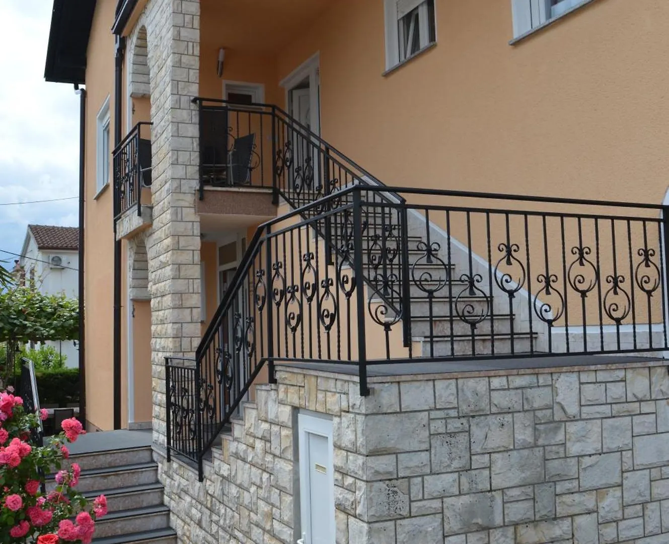 Apartments Kivi Novigrad