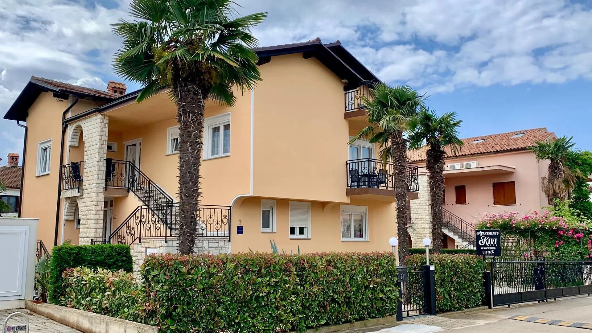 Apartments Kivi Novigrad