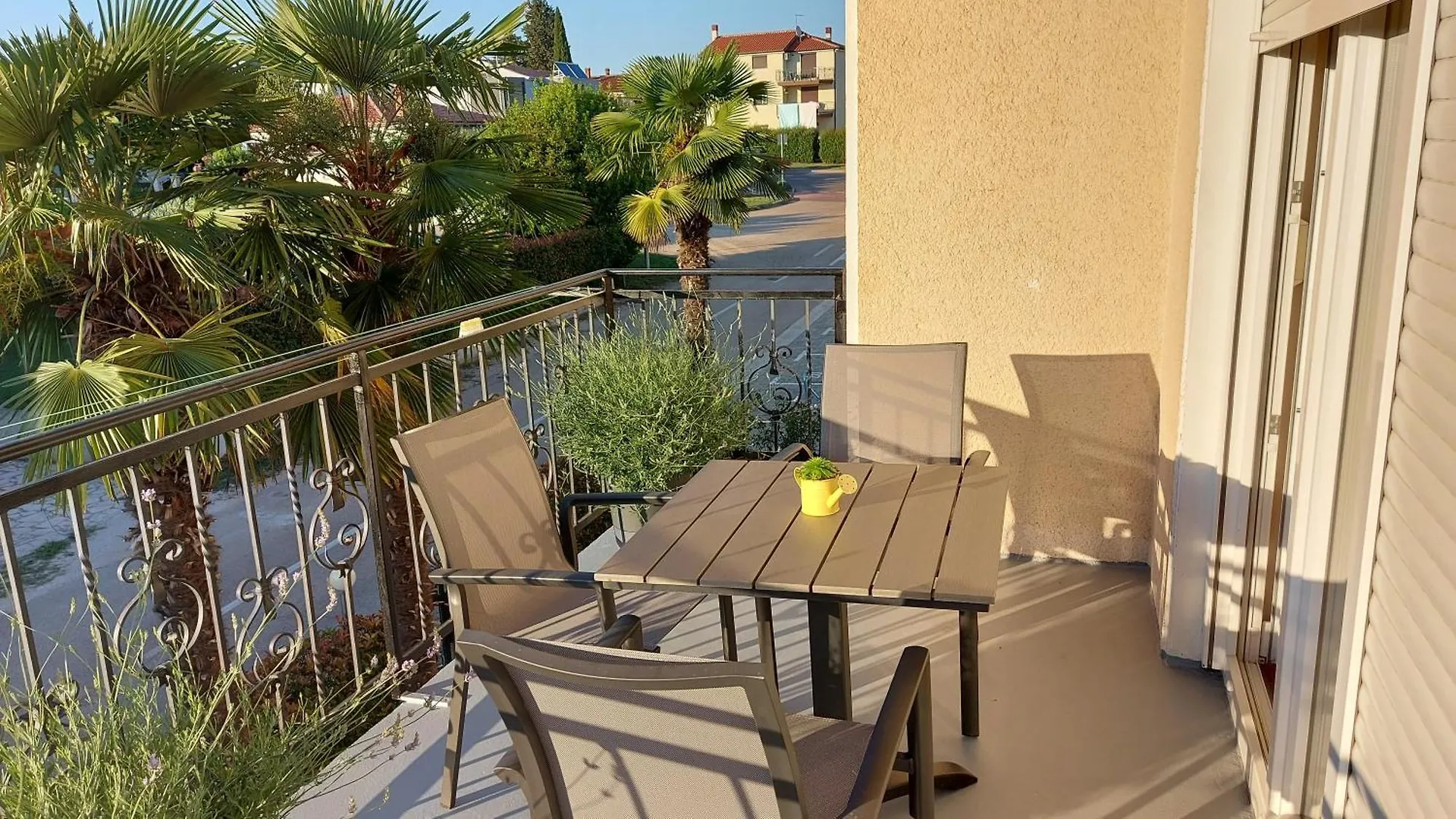 Apartments Kivi Novigrad