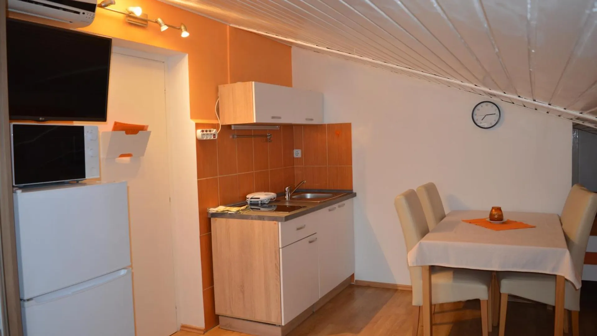 Apartments Kivi Novigrad   Novigrad (Istria)