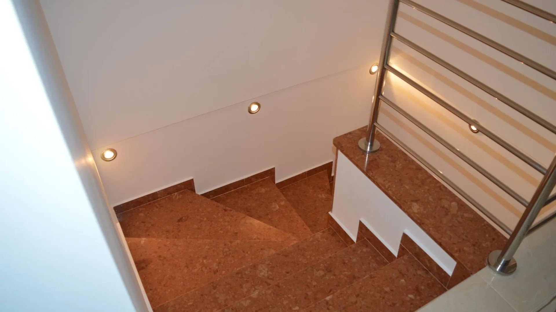 Apartments Kivi Novigrad  0*, Novigrad (Istria)