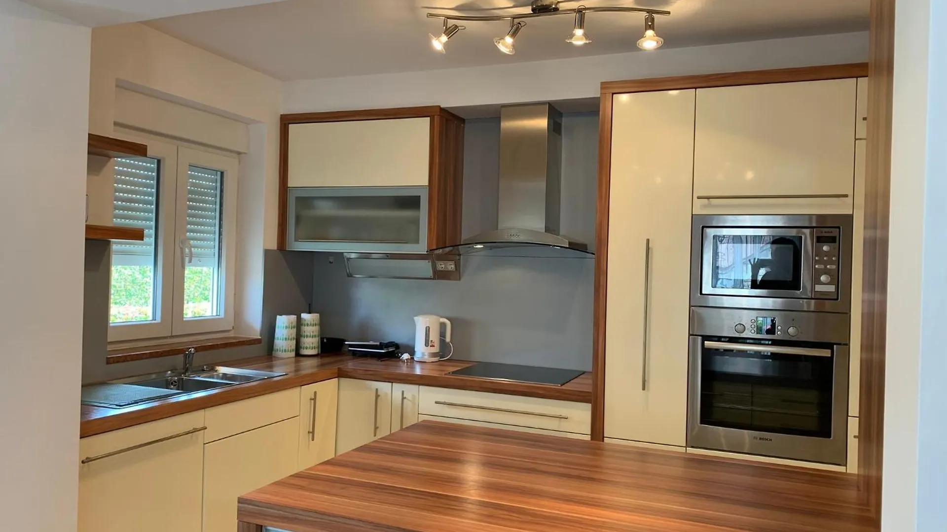 Apartments Kivi Novigrad