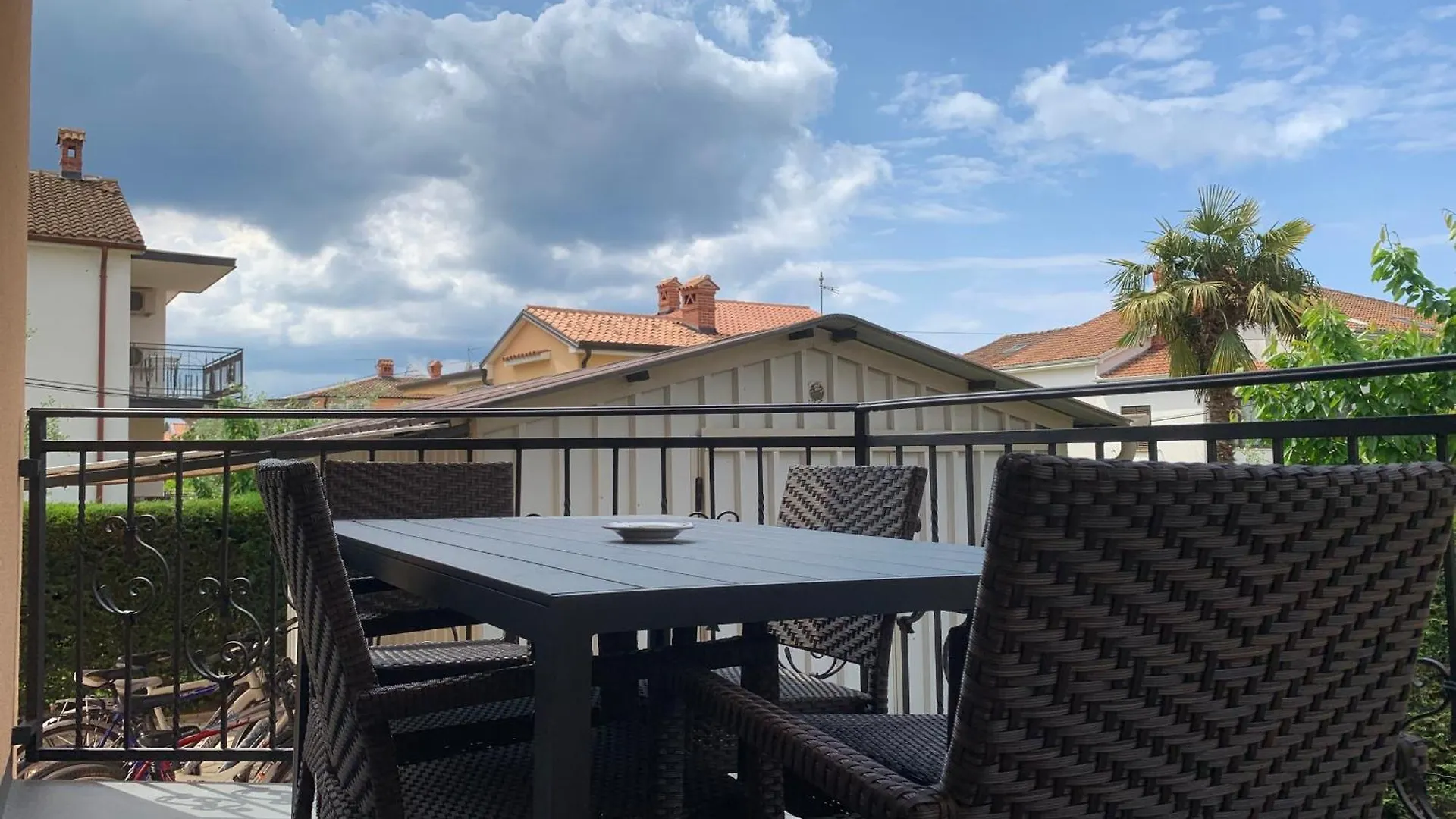 Apartments Kivi Novigrad