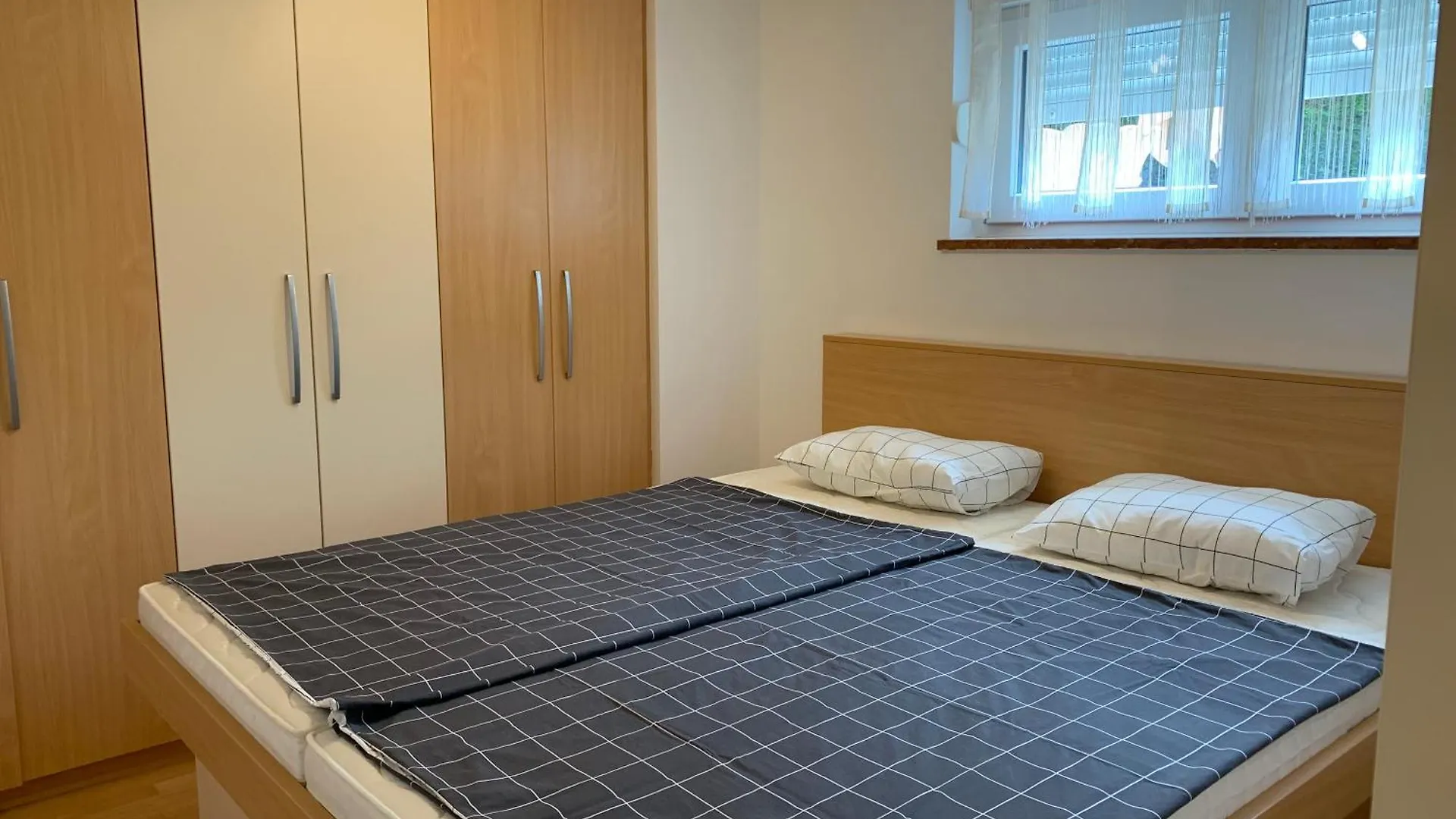 Apartments Kivi Novigrad