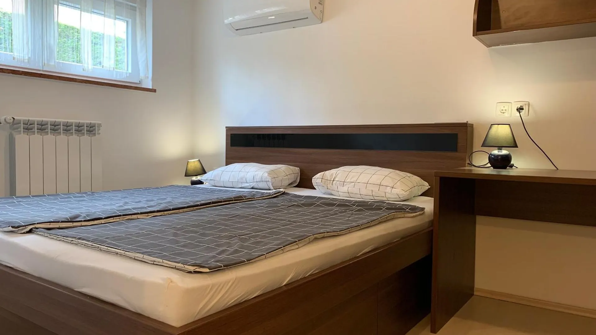 Apartments Kivi Novigrad